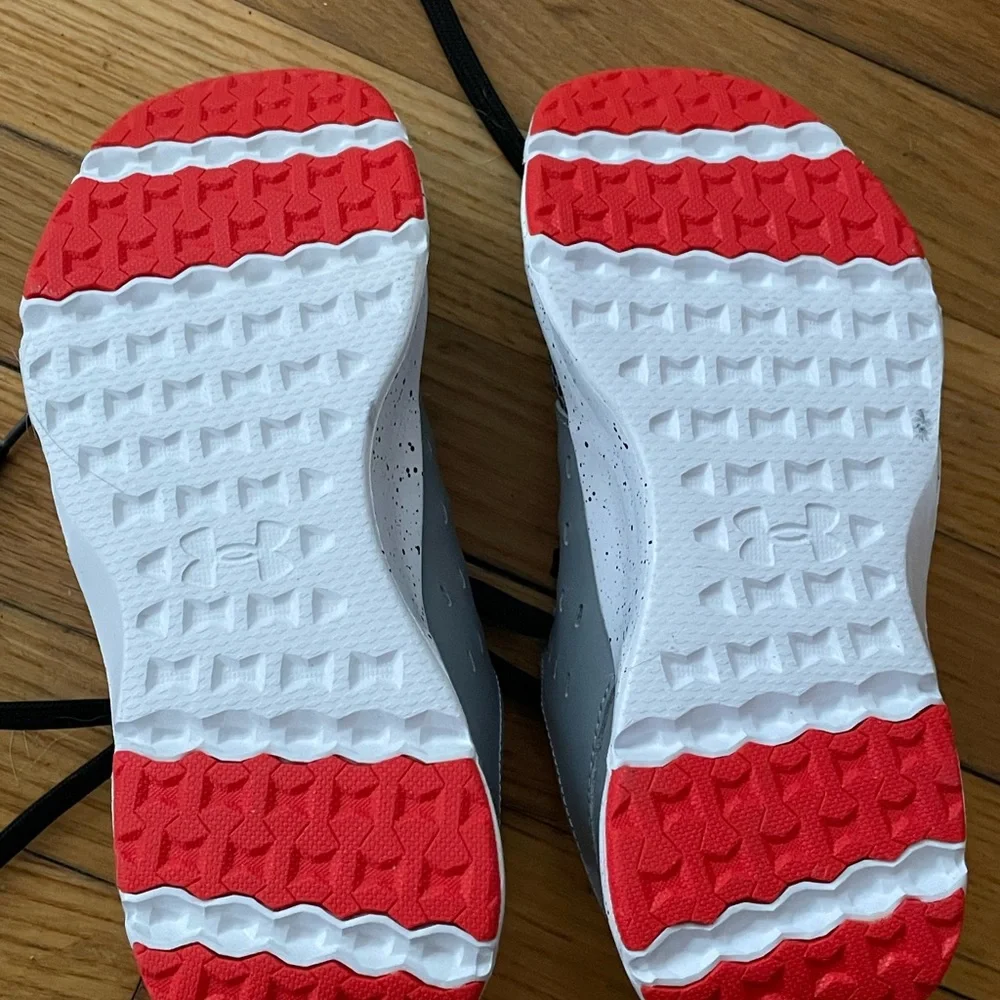 Youth 3.5 UnderArmour boys sneaker - Picture 4 of 5